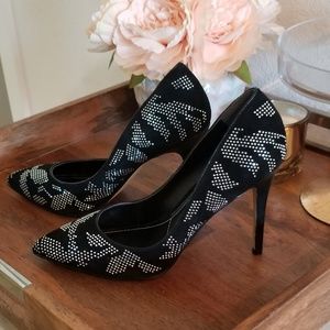 Charles David Black Suede & Silver Studded Heels😍